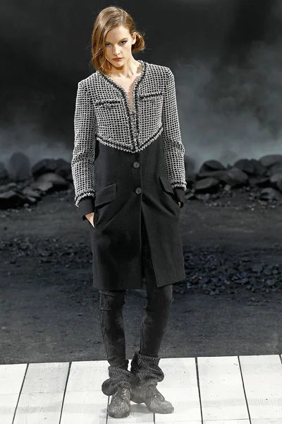 Look 11